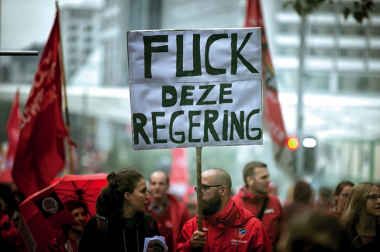 Premier Michel poogt de bevolking ervan te overtuigen dat zijn beleid sociaal. Tevergeefs ... (Foto Solidair, Salim Hellalet)