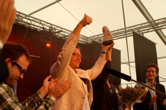 Eric Jonckheere, een van de twee overlevenden van de familie die de Prijs Solidair 2012 won: “Noch mijn broers, noch ikzelf zitten met wraakgevoelens. Wij kunnen ons de luxe niet permitteren ons in een afmattende strijd te storten die de kankercellen in ons zou gaan activeren.” (Foto Solidair, Vinciane Convens)