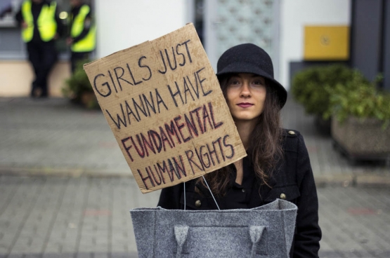 In Polen kwamen op 3 oktober duizenden vrouwen op straat om het recht op abortus te behouden. (Foto Iga Lubczańska / Flickr)