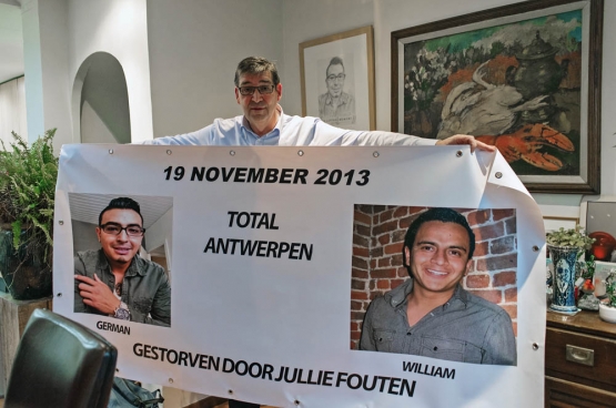 German Pacheco Dirix (30 jaar) en William Van Robbroeck (29 jaar) kwamen op 19 november 2013 om in een explosie in de Total Raffinaderij in Antwerpen. Sindsdien probeert Guido, de vader van German, de verantwoordelijken voor de dood van zijn zoon te laten veroordelen. (Foto Solidair, Karina Brys)