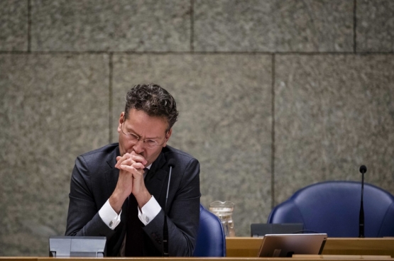 De Nederlandse sociaaldemocratische minister van Financiën Dijsselbloem verliest zelfs zijn ministerpost. De man zit tot nader order de Eurogroep voor (de landen van de eurozone) en is berucht om zijn snoeiharde aanpak van Griekenland. (Foto Belga)