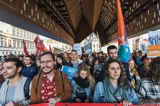 Terwijl Theo Francken even verderop een lezing gaf, brachten meer dan 400 studenten en bezorgde Gentenaars op 23 maart een boodschap van solidariteit. Die manifestatie was voor de vrienden van Francken het signaal om een regelrechte haatcampagne te beginnen.  (Foto Solidair, Karina Brys)