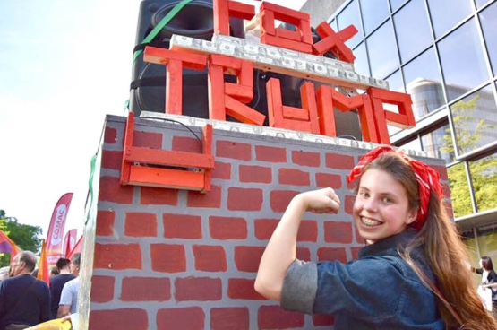 “Het feminisme van vandaag vergeet dikwijls dat veel  vrouwen nooit in de buurt komen van het glazen plafond”, vindt Anja Meulenbelt. (Foto Solidair)