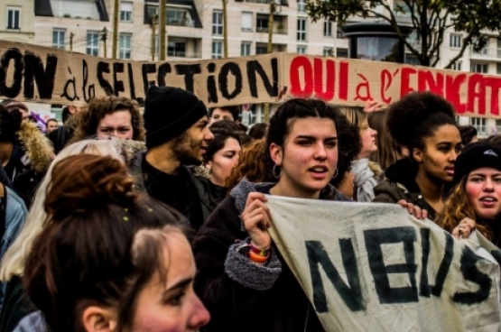 Op 22 maart betoogden de studenten samen met de werknemers tegen de plannen voor sociale afbraak van de Franse regering. (Foto Mouvement des jeunes communistes de France)