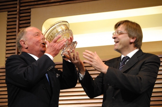 Albert Frère drinkt met Guy Verhofstadt