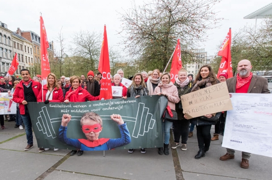 Ludieke actie van ACOD Onderwijs in Antwerpen. (Foto Solidair, Karina Brys)