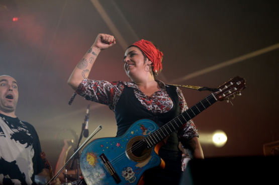 Amparo Sanchez, muzikaal revolutionaire. (Foto Herri Bizia)