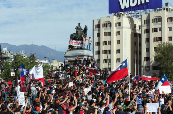 Manifestatie in Santiago, Chili, eind oktober 2019. (Foto Carlos Figueroa)