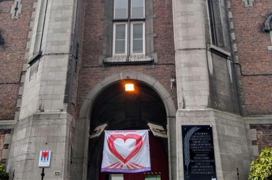 In Antwerpen hingen gedetineerden spandoeken uit om de cipiers te bedanken. (Foto: Alle rechten voorbehouden)