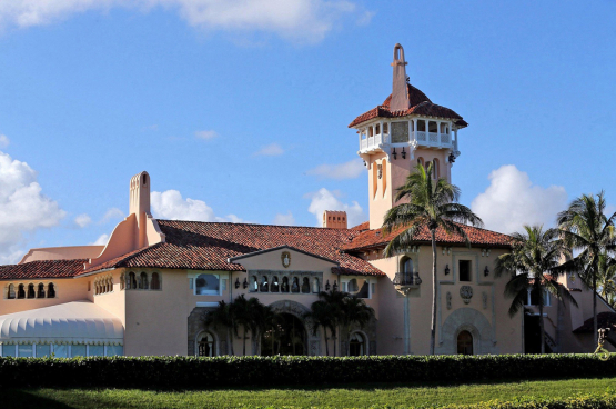 De villa van Trump in Palm Beach: meer dan 120 kamers, een golfbaan, privéclub en spa. Man van de werkende klasse? (Foto Belga)