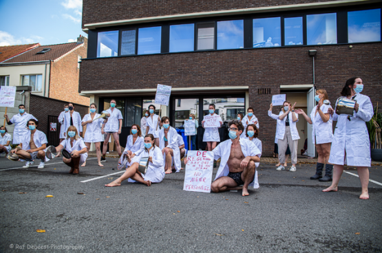 Geneeskunde voor het Volk was geen vluchtig ideetje, het staat meer dan ooit als een huis. Actie in oktober 2020 voor meer handen in de zorgsector. (Foto Solidair)