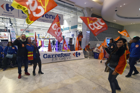 Bij Carrefour, net als elders, is actie voeren de enige manier voor de werknemers om gehoord te worden, zoals hier in Marseille in 2018. (Foto Boris Horvat/AFP)