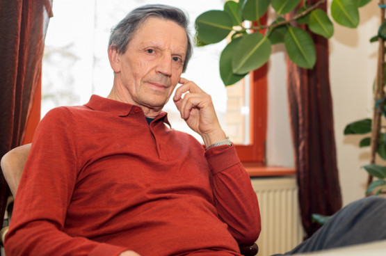 Jos Vander Velpen: "Ik ga uit van de gelijkwaardigheid van elke mens. Ik ken maar één ras en dat is het menselijk ras. Mijn belangstelling en inzet, ook als advocaat, gaat uit naar de zwaksten." (Foto Han Soete)