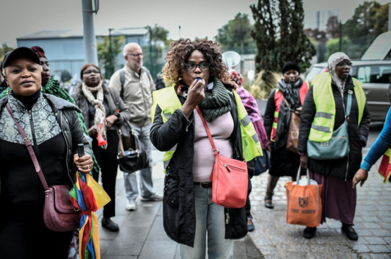 Sylvie Kimissa: "Wij zijn strijdvaardige vrouwen en we houden vol, al sinds 17 juli 2019!" (Foto AFP)