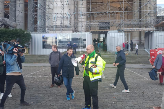 Op 28 oktober eisen koeriers voor het Justitiepaleis in Brussel een echt statuut, met een goede sociale bescherming, betaald verlof en een minimumloon. (Foto Solidair)