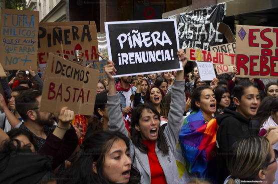 Begin oktober 2019 barstte in Chili een derde golf van studentenprotesten los, na een verhoging van de tarieven voor het openbaar vervoer. (Foto Fotomovimiento) 