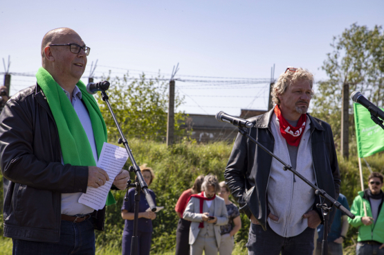 Marc Leemans, voorzitter van ACV (links), en Thierry Bodson, voorzitter ABVV, tijdens de 8 mei herdenking in 2022. (Foto Solidair, Jean-Luc Bousmans)