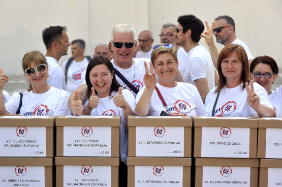 De Kroatische bevolking heeft zich gemobiliseerd om de regering te dwingen terug te komen op haar besluit om de mensen langer te doen werken. (Foto AFP, Denis Lovrovic)